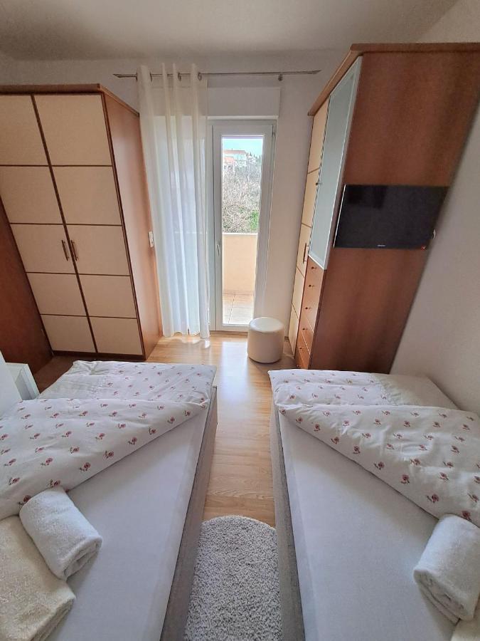 Apartment Angie Трогір Екстер'єр фото