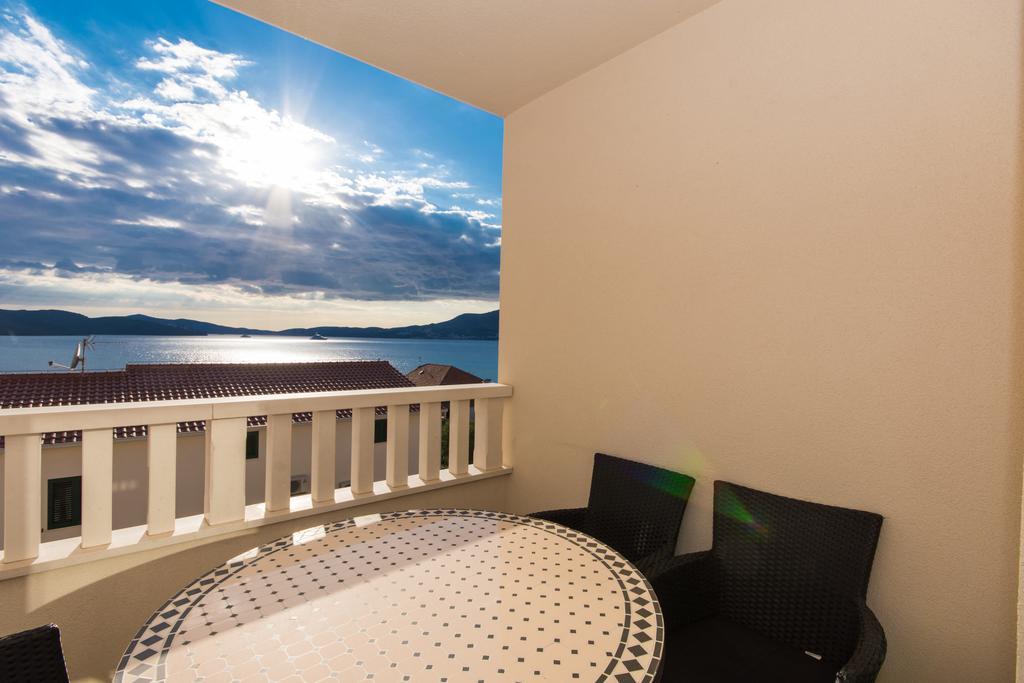 Apartment Angie Трогір Екстер'єр фото
